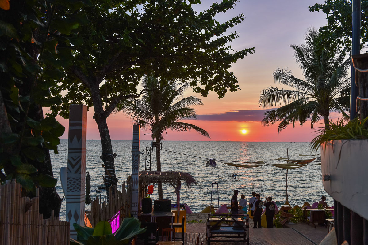 越南富國島And Beach Bar 靜享日落靜謐及入夜燈光炫爛,每晚火舞秀更加璀燦 - 第4張圖