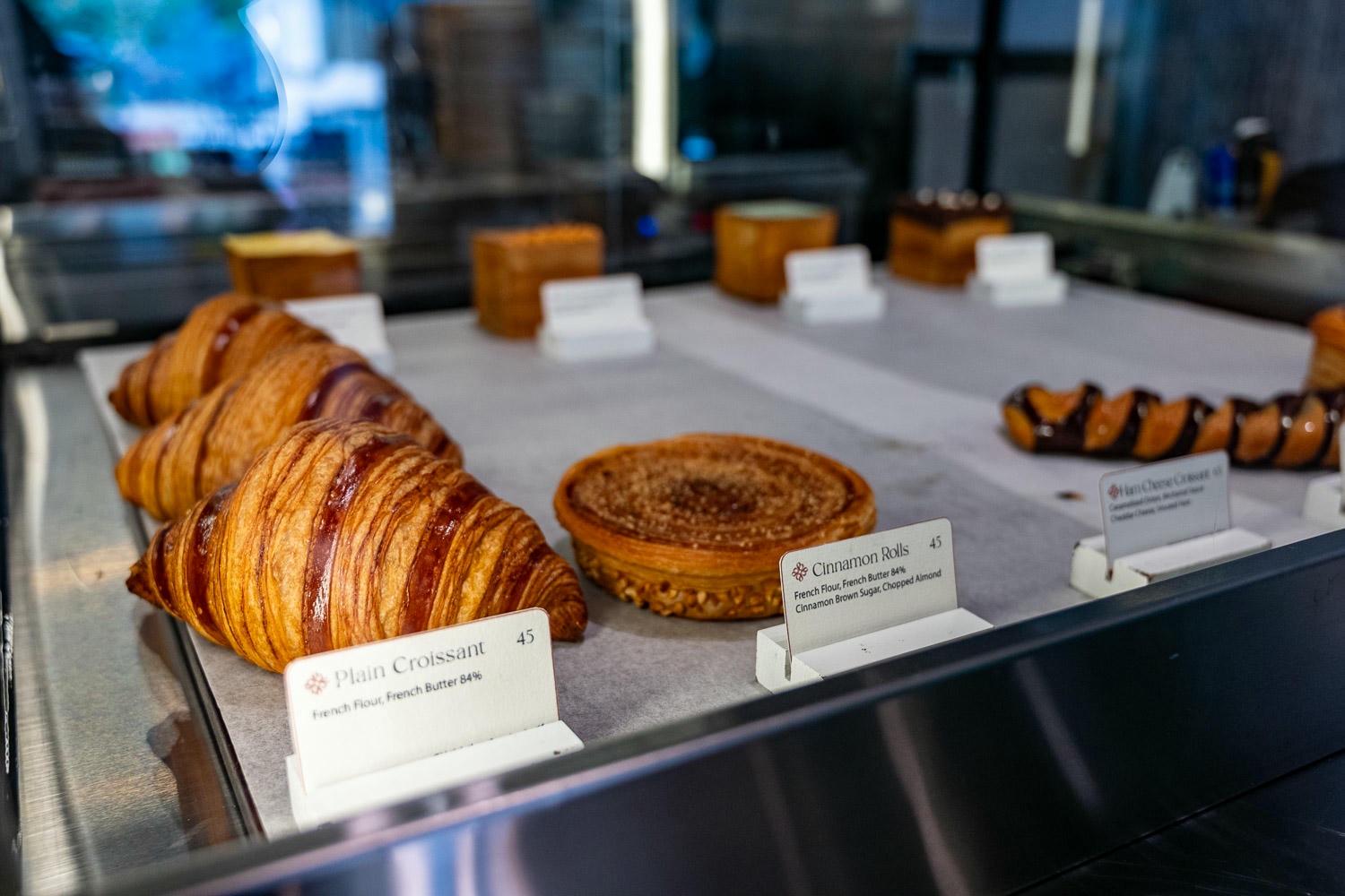 峴港自由行|不來可惜 瀚江河畔出色卻平價的法式甜點店的Bloom Patisserie - 第8張圖