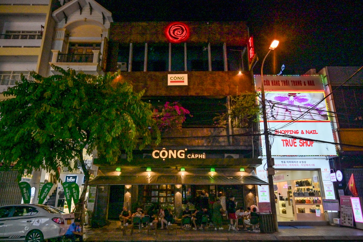 峴港自由行|久違越共咖啡Cộng Cà Phê 風韻十足的椰子咖啡 - 第2張圖