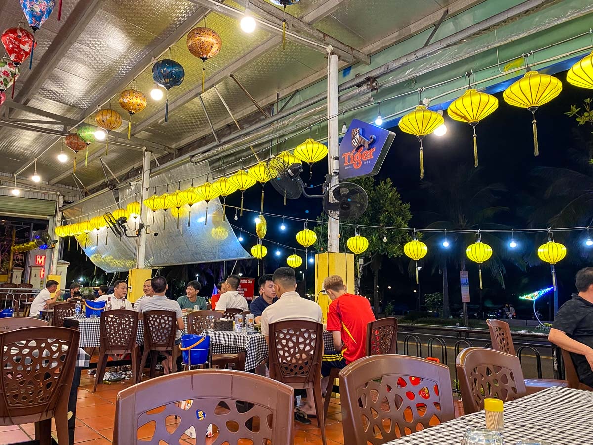 峴港自由行|美奚沙灘旁平價實惠的海鮮熱炒店Hải sản Thanh Hiền 2 - 第7張圖