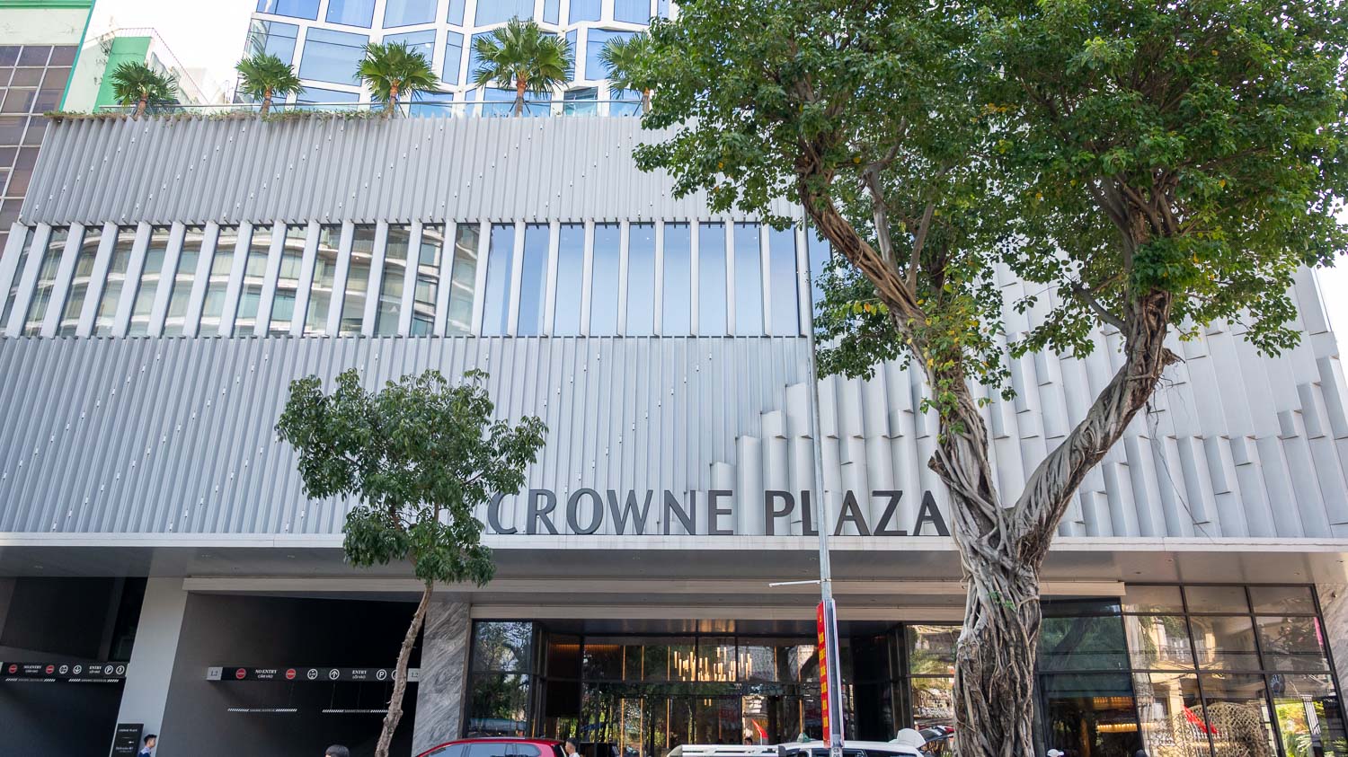 峴港自由行| Crowne Plaza Danang City Centre 從機場看到海的視野 一幅最平靜的城市風景 - 第2張圖 峴港自由行| Crowne Plaza Danang City Centre 從機場看到海的視野 一幅最平靜的城市風景