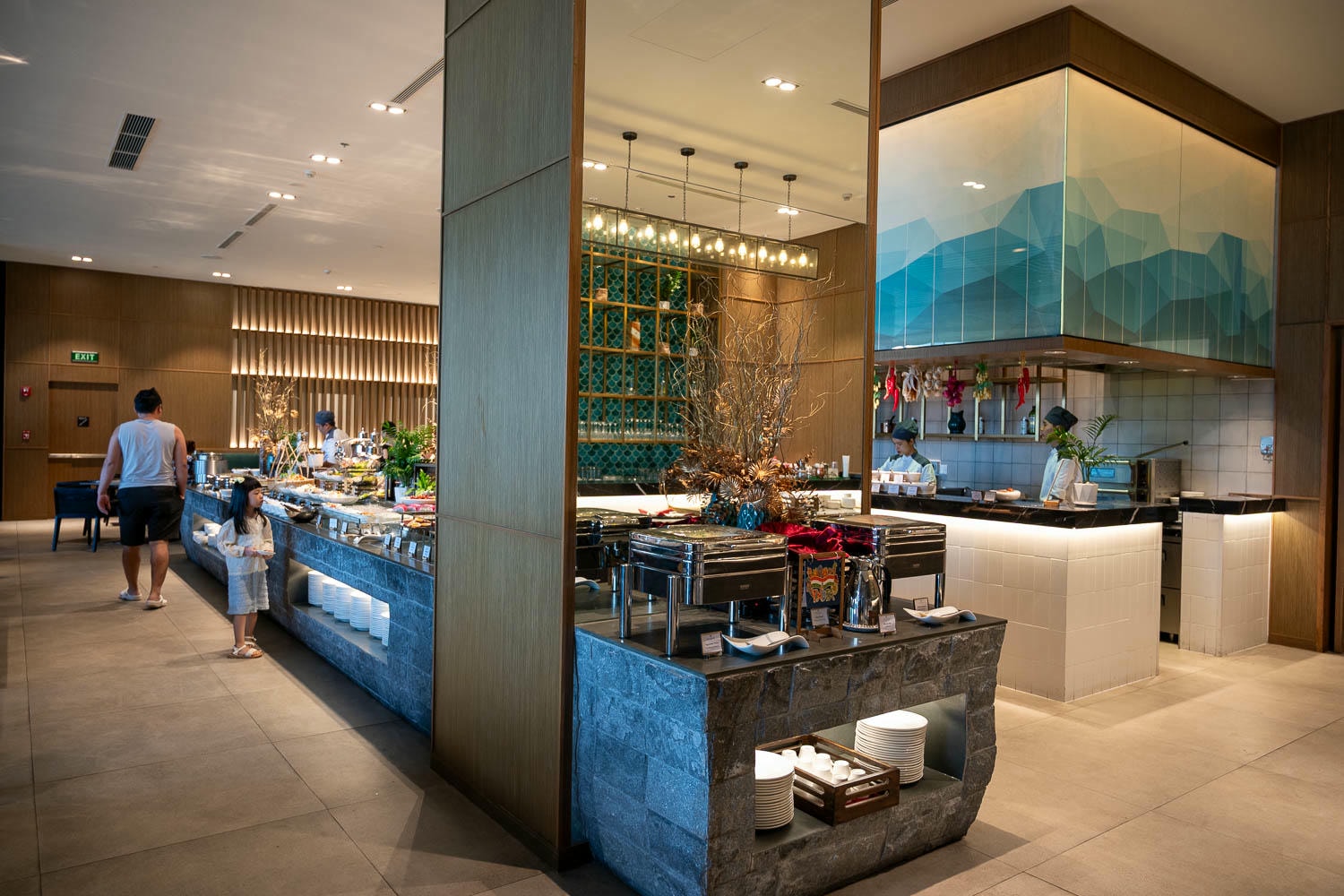 峴港自由行| Crowne Plaza Danang City Centre 從機場看到海的視野 一幅最平靜的城市風景 - 第17張圖