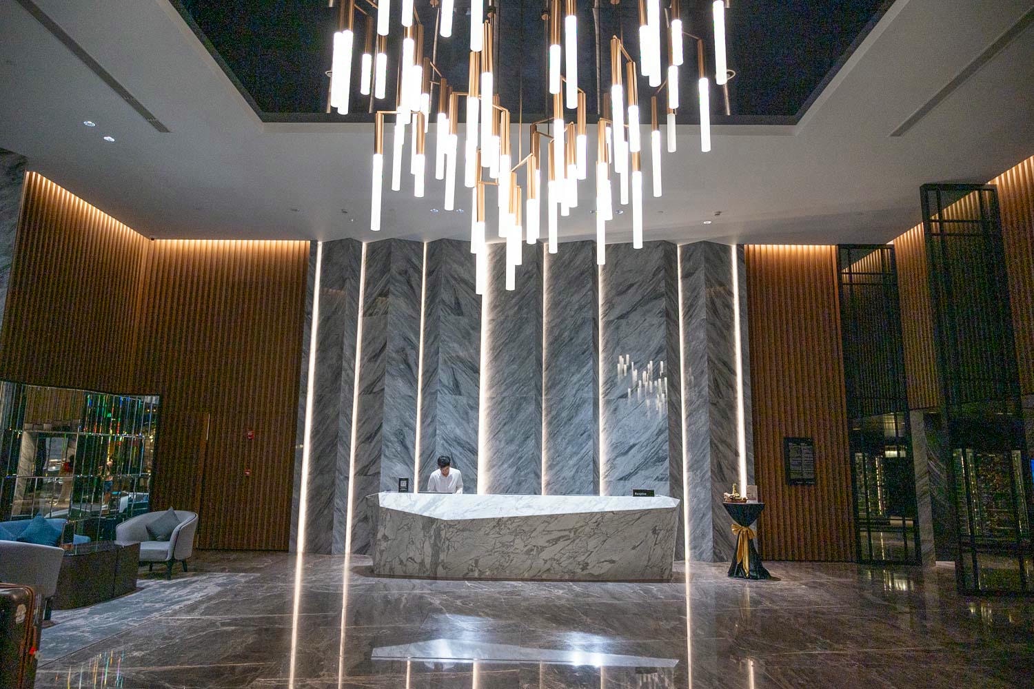 峴港自由行| Crowne Plaza Danang City Centre 從機場看到海的視野 一幅最平靜的城市風景 - 第6張圖