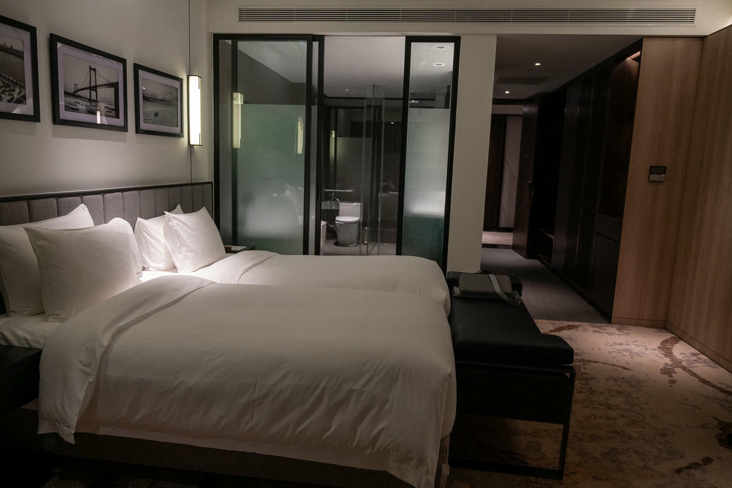 峴港自由行| Crowne Plaza Danang City Centre 從機場看到海的視野 一幅最平靜的城市風景 - 第9張圖