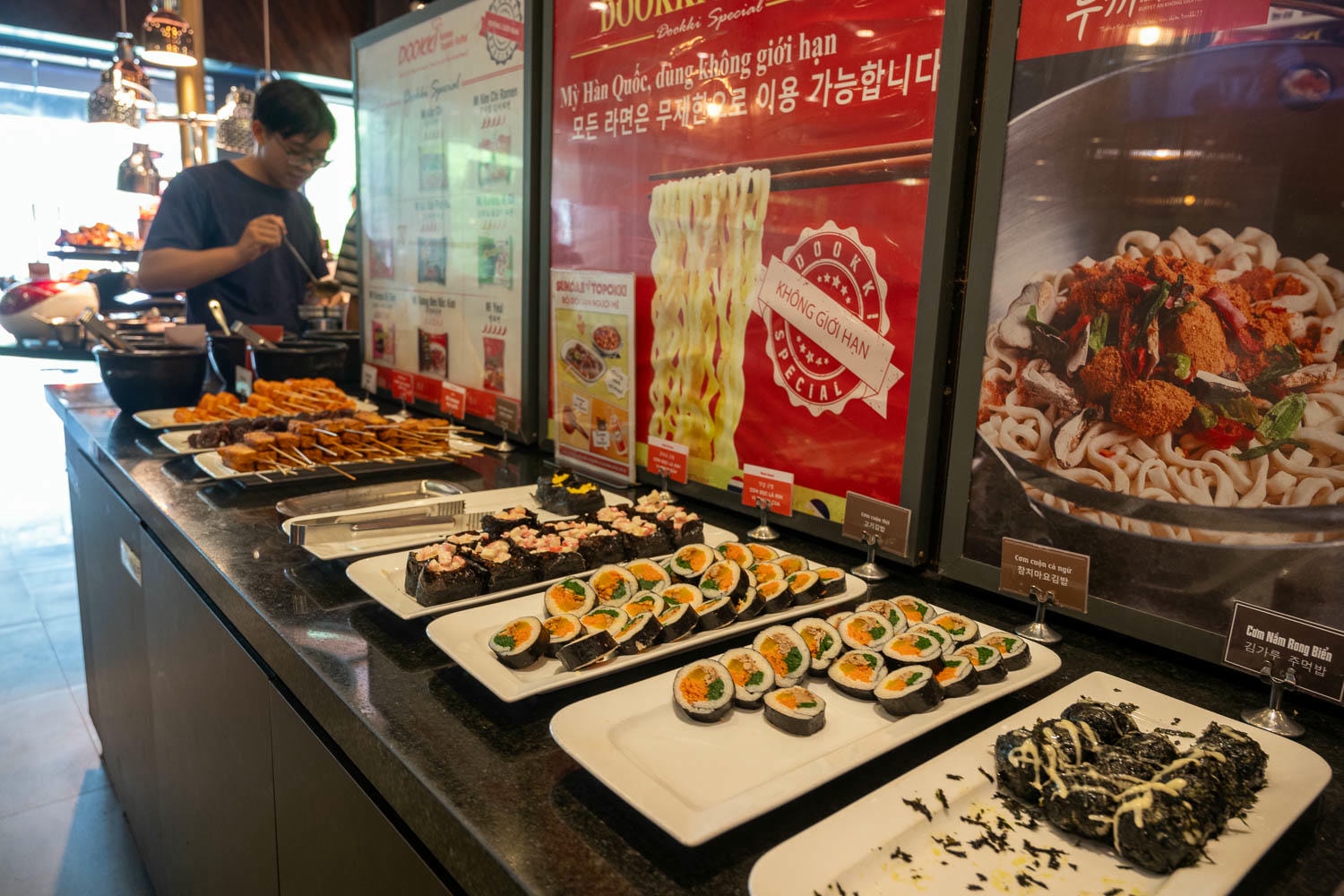 峴港自由行|最便宜的吃到飽 DOOKKI Buffet韓式炸雞和年糕全都來一輪 - 第10張圖
