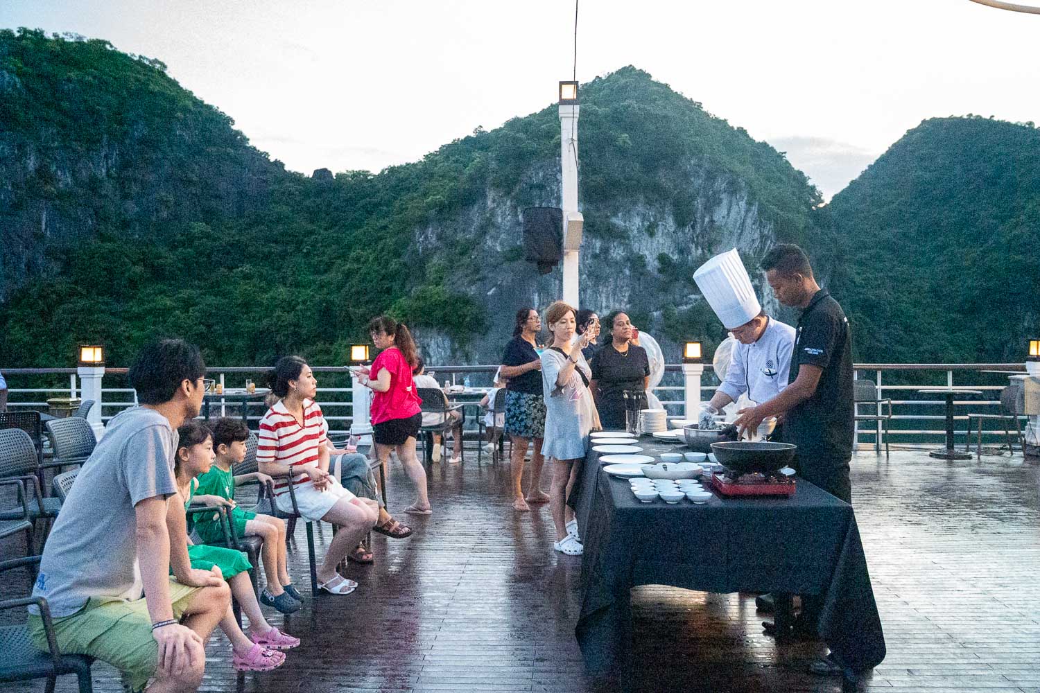 下龍灣自由行|Ambassador Cruise國賓大使號悠遊蘭夏灣被遺忘的天堂 - 第38張圖