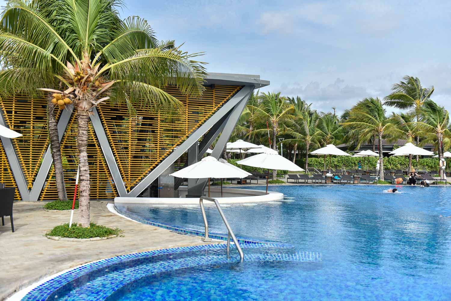 富國島自由行|諾富特度假酒店的藍天泳池及鬆馳 忘記Novotel Phú Quốc初次的不愉快 - 第13張圖