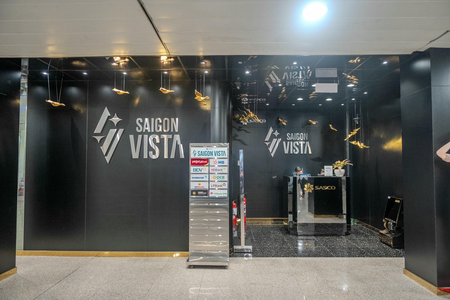 胡志明自由行|Saigon Vista 國內線轉機用餐首選,紅白酒輕食宛如貴賓室輕鬆舒適 - 第4張圖