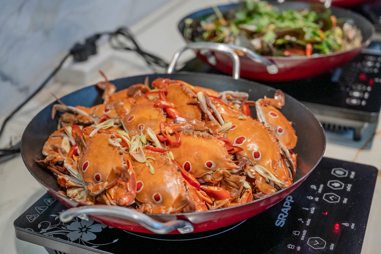 峴港自由行|Galina Restaurant吃到痛風都甘願 美溪沙灘前澎湃海鮮及豪邁燒烤鱷魚 - 第8張圖