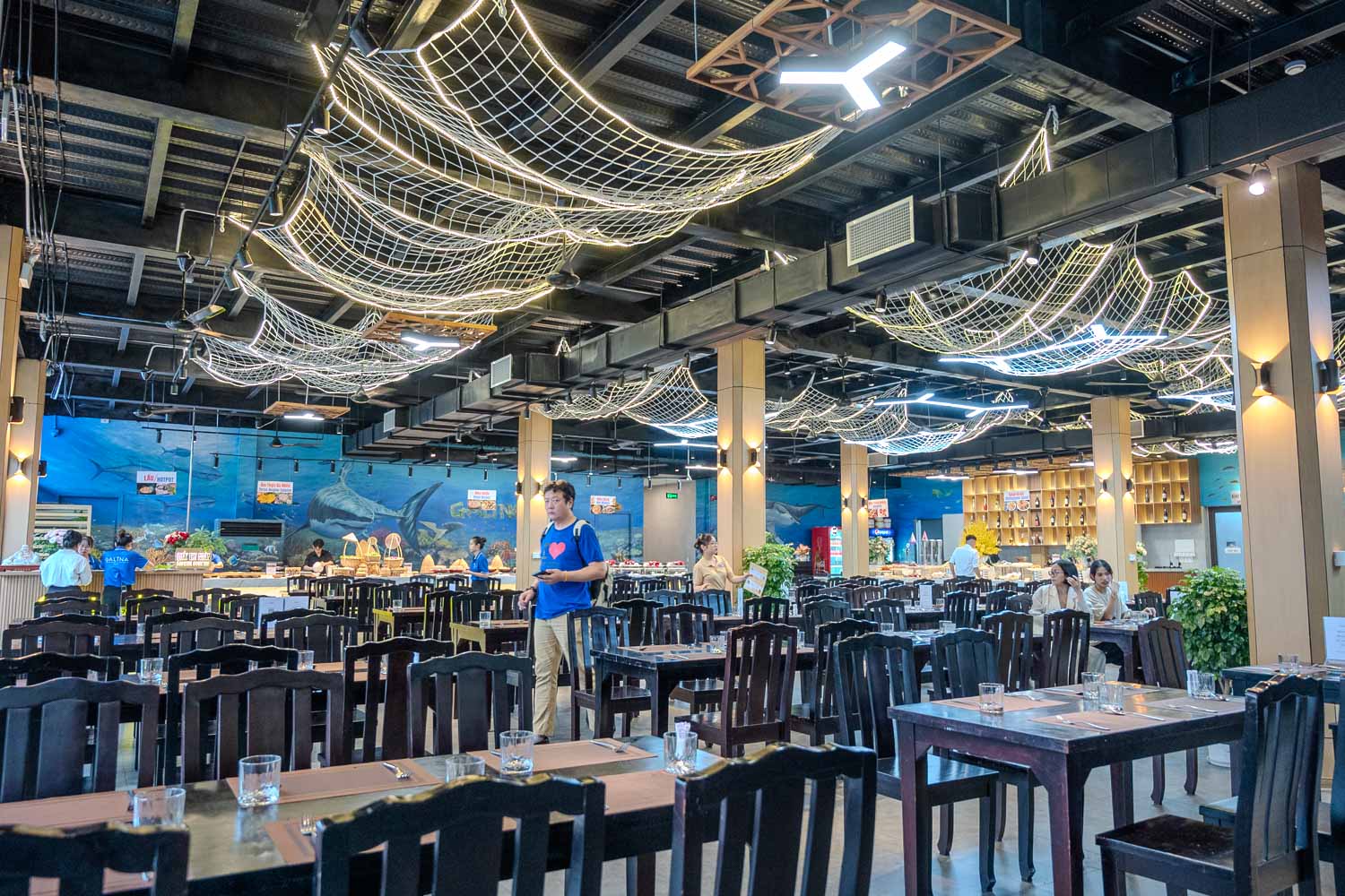 峴港自由行|Galina Restaurant吃到痛風都甘願 美溪沙灘前澎湃海鮮及豪邁燒烤鱷魚 - 第3張圖