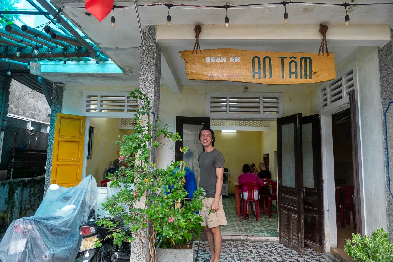 順化自由行|巷弄的30年老字號家庭料理QUÁN ĂN AN TÂM 每道在地小吃都是經典 - 第5張圖