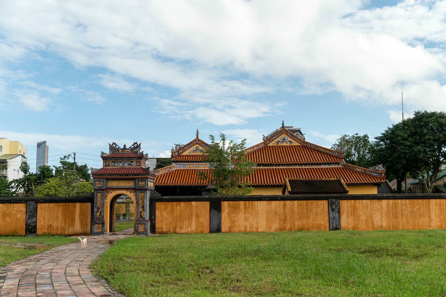順化自由行|安陵(育德陵 Lăng Dục Ðức)古老而寧靜安息之地 越南阮朝國王陵墓中最簡約樸素 - 第6張圖