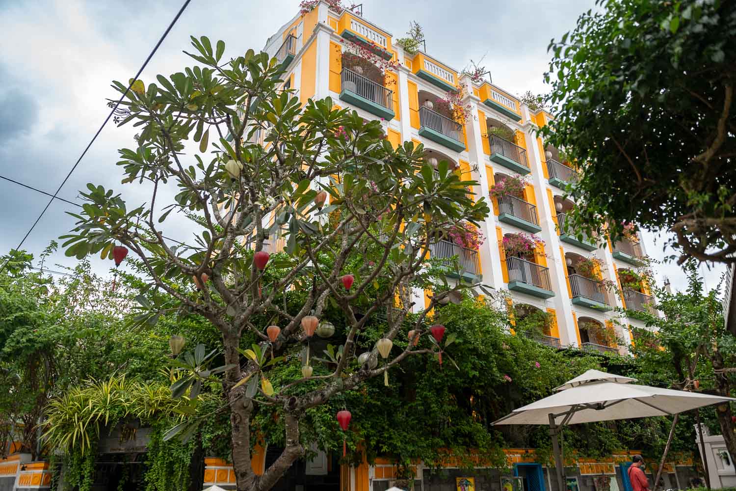 會安自由行|住在畫廊裡 窄巷裡的靜謐藝術空間Son Hoi An Boutique Hotel & Spa - 第3張圖