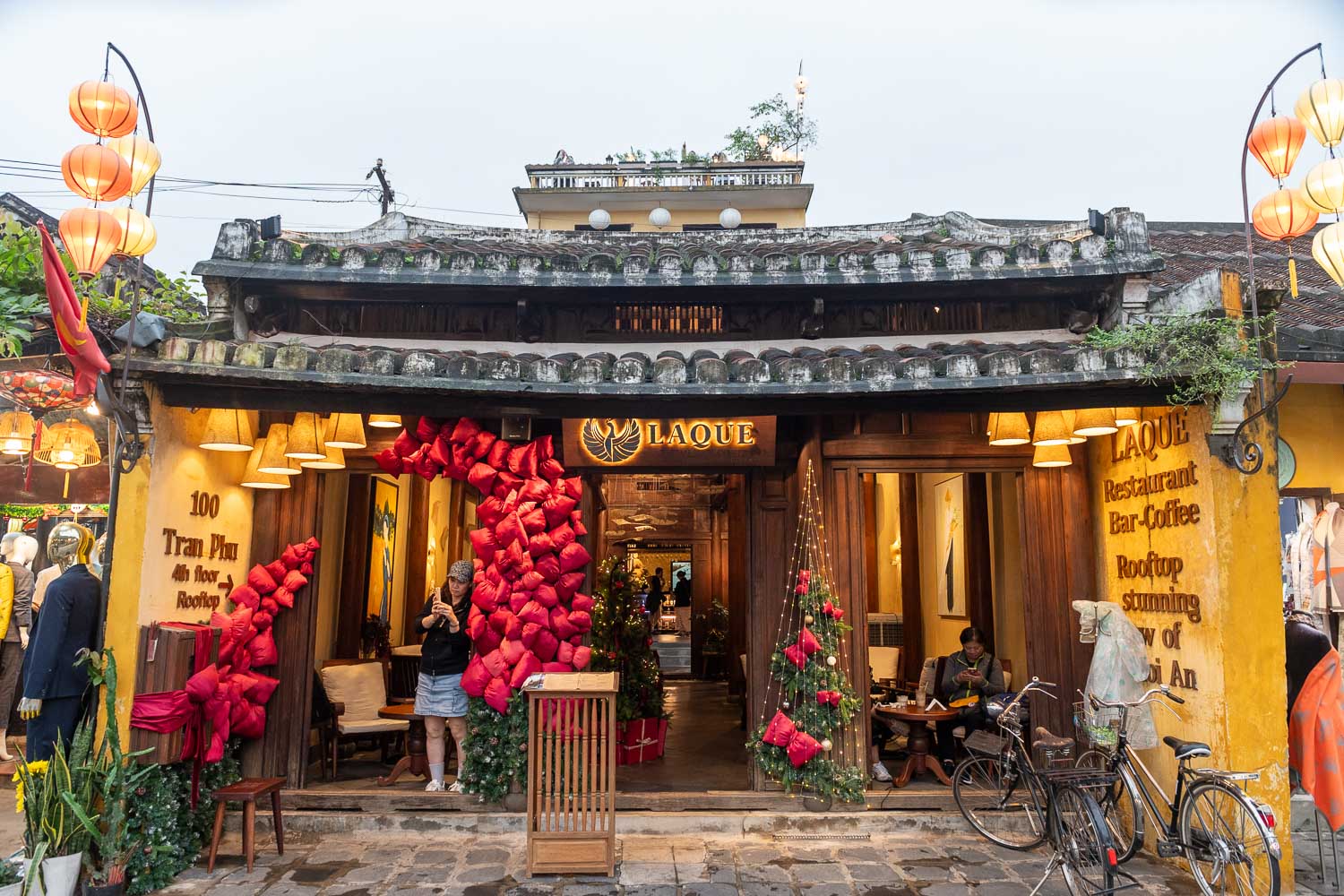會安自由行|LAQUE Bistro法越融合的優雅風情 頂樓露台欣賞古鎮獨特風情 - 第3張圖