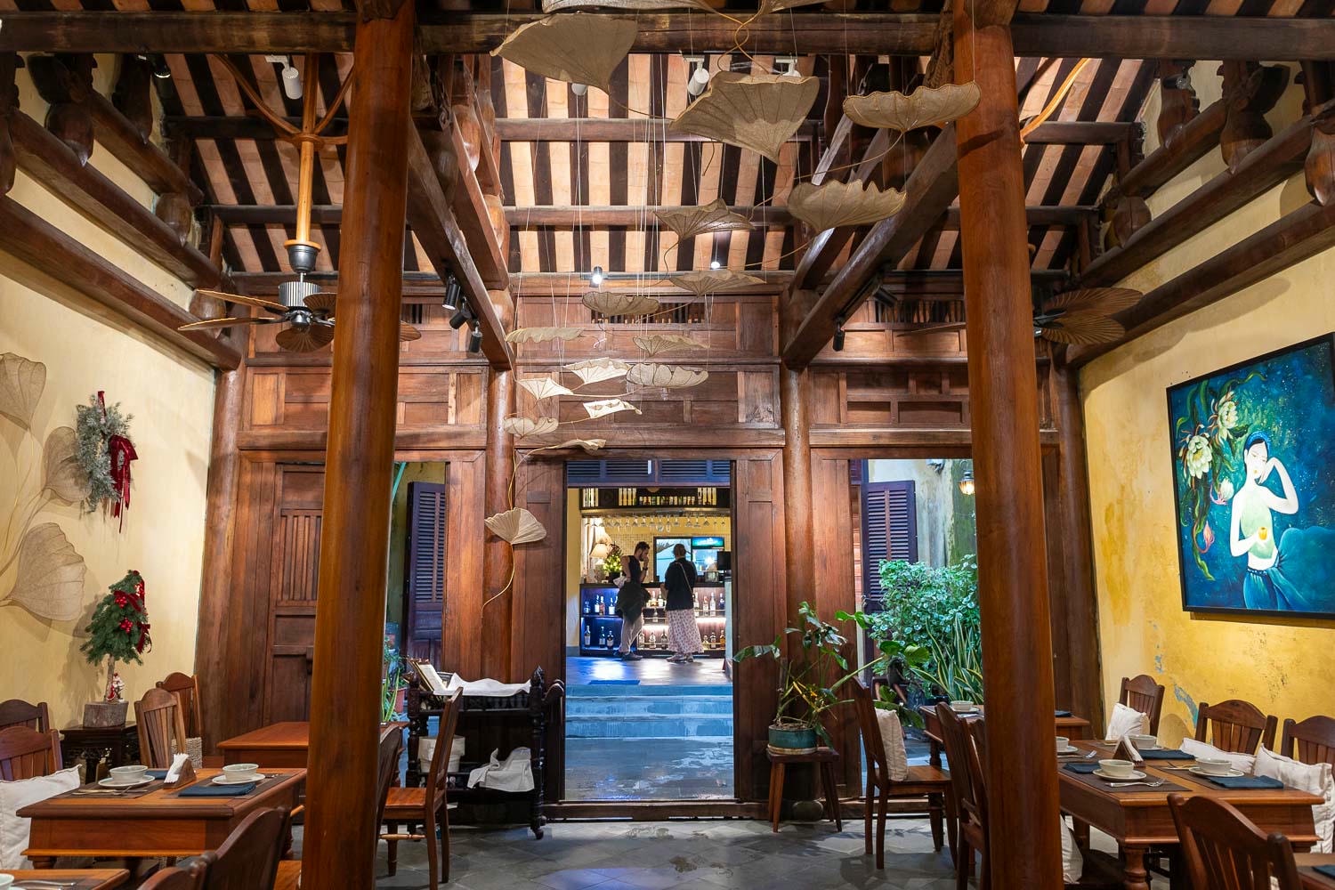 會安自由行|LAQUE Bistro法越融合的優雅風情 頂樓露台欣賞古鎮獨特風情 - 第4張圖