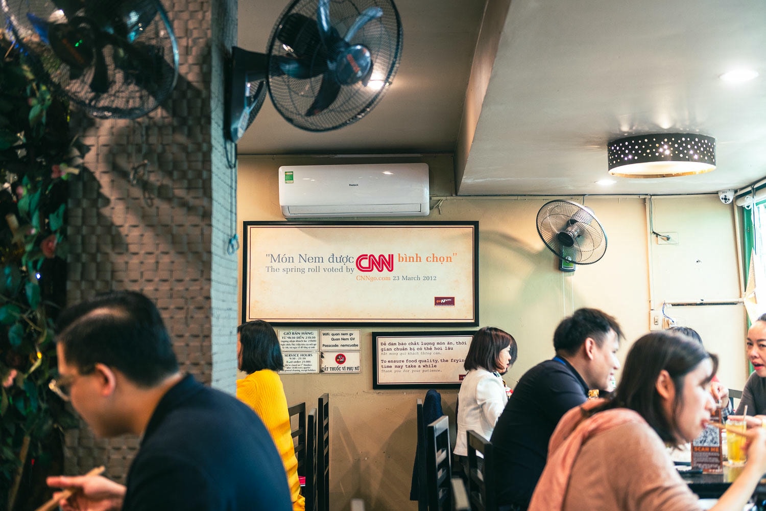 河內自由行|連CNN都推薦!不容錯過的經典小吃,Quán Nem的Bún Chả經典魅力 - 第12張圖