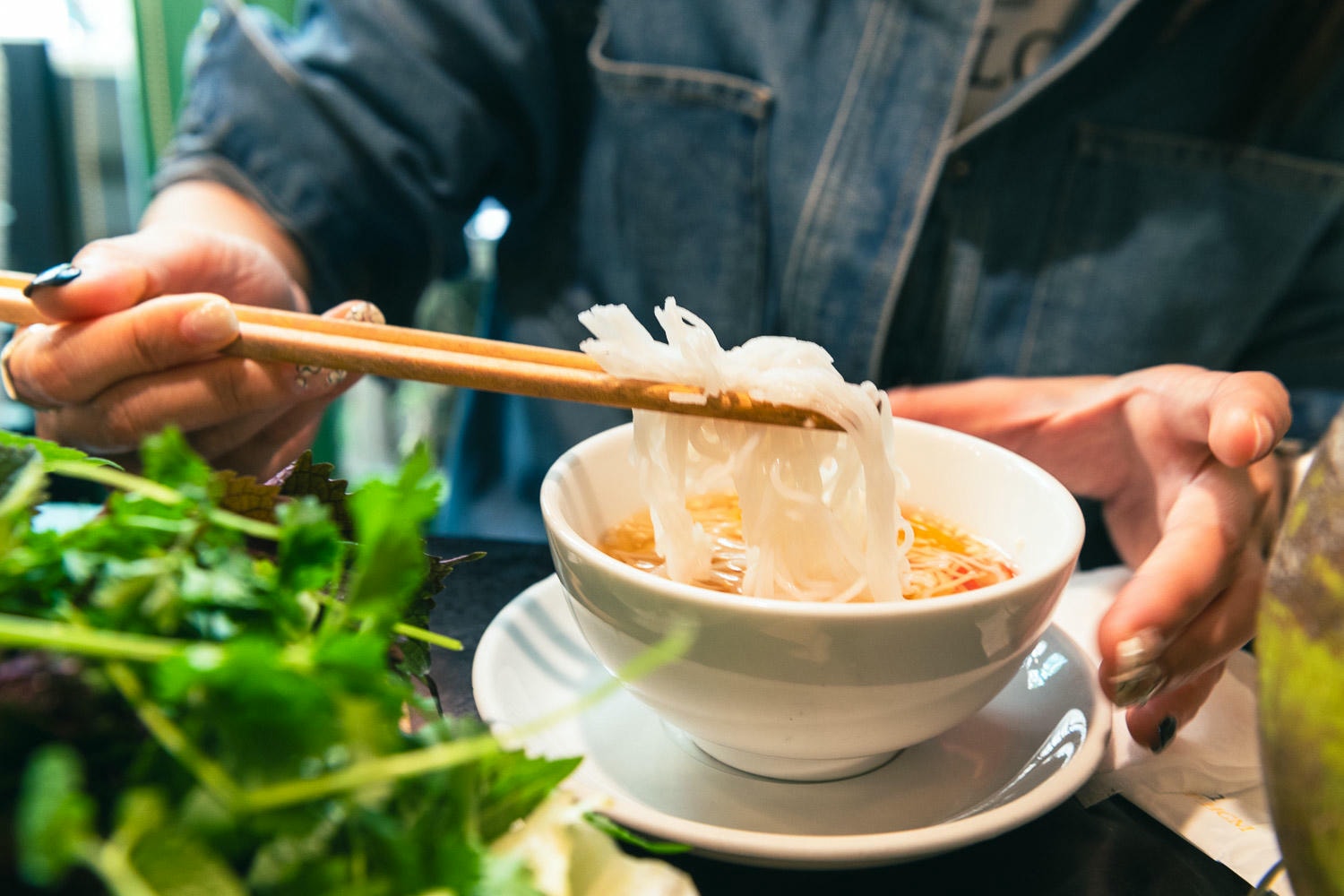 河內自由行|連CNN都推薦!不容錯過的經典小吃,Quán Nem的Bún Chả經典魅力 - 第10張圖