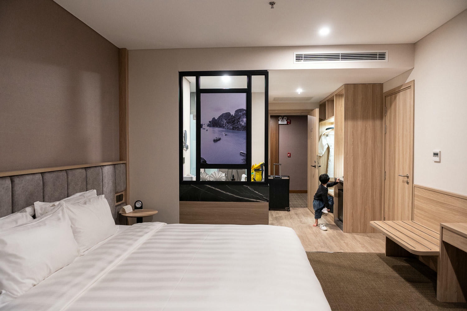 下龍灣自由行|WYNDHAM GARDEN纜車眼前過,離國際碼頭最近的飯店 - 第9張圖