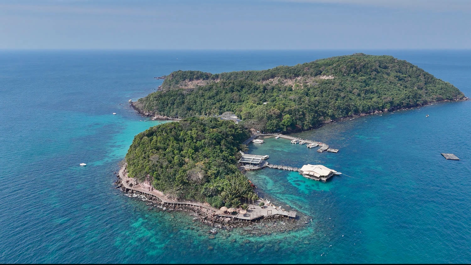 富國島浪漫經典跳島體驗!蔚藍浮潛到海底漫步,暢遊香島樂園再搭纜車俯瞰富國藍 - 第7張圖