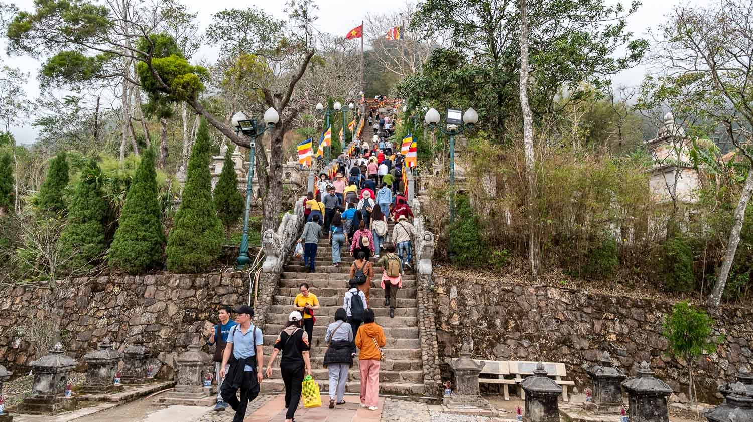 探索千年古剎與雲海奇景,搭纜車走步道登高祁福,感受安子山Yên Tử Mountain的仙山靈氣 - 第3張圖