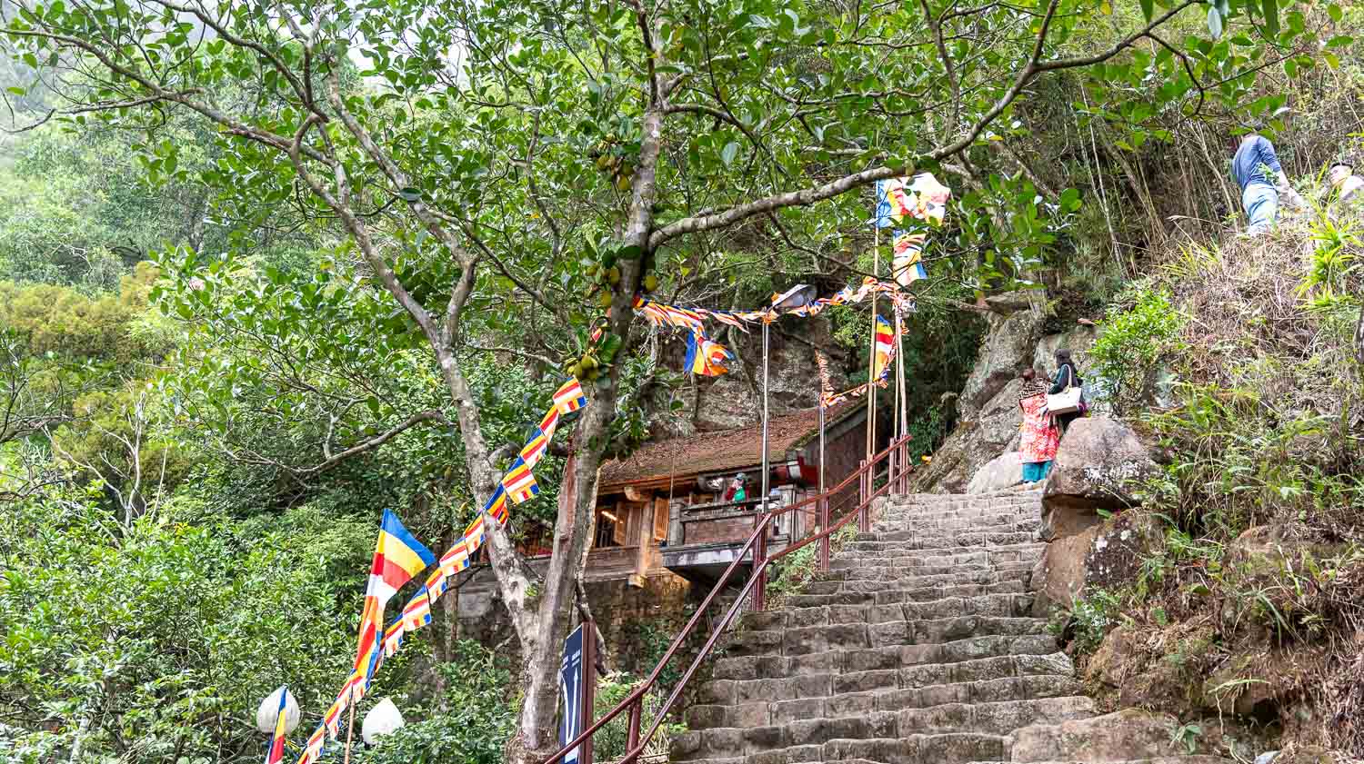 探索千年古剎與雲海奇景,搭纜車走步道登高祁福,感受安子山Yên Tử Mountain的仙山靈氣 - 第17張圖