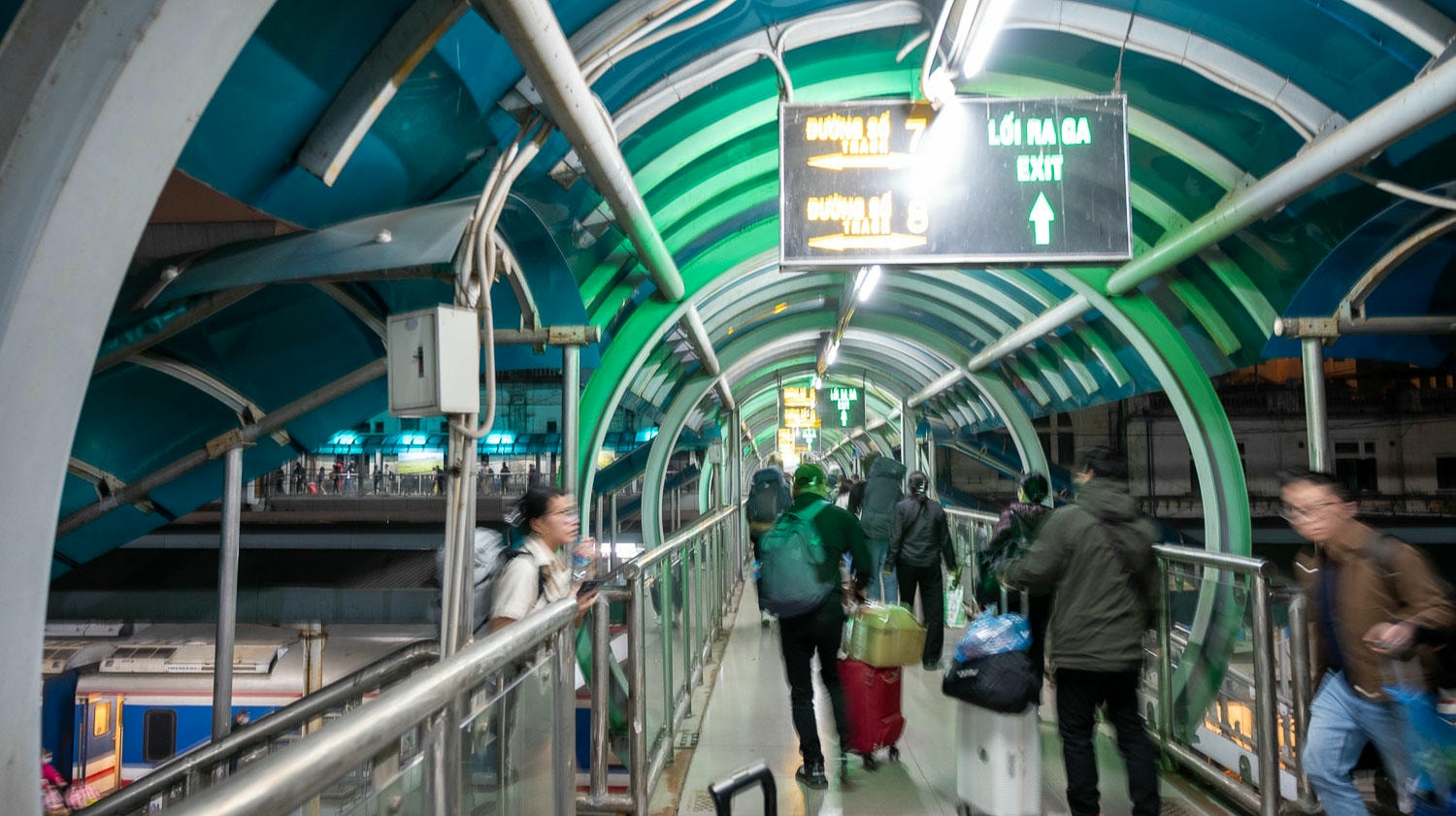 探索雲端仙境火車體驗:搭乘河內-沙壩夜宿臥鋪列車,車廂選擇與旅程建議 - 第17張圖