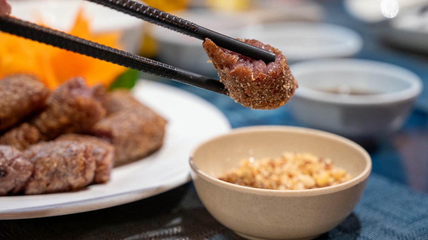 粗獷風格與溫暖燈光交織!沙壩Nhà hàng Dao Đỏ 以道地美食融入傜族傳統及文化 - 第6張圖