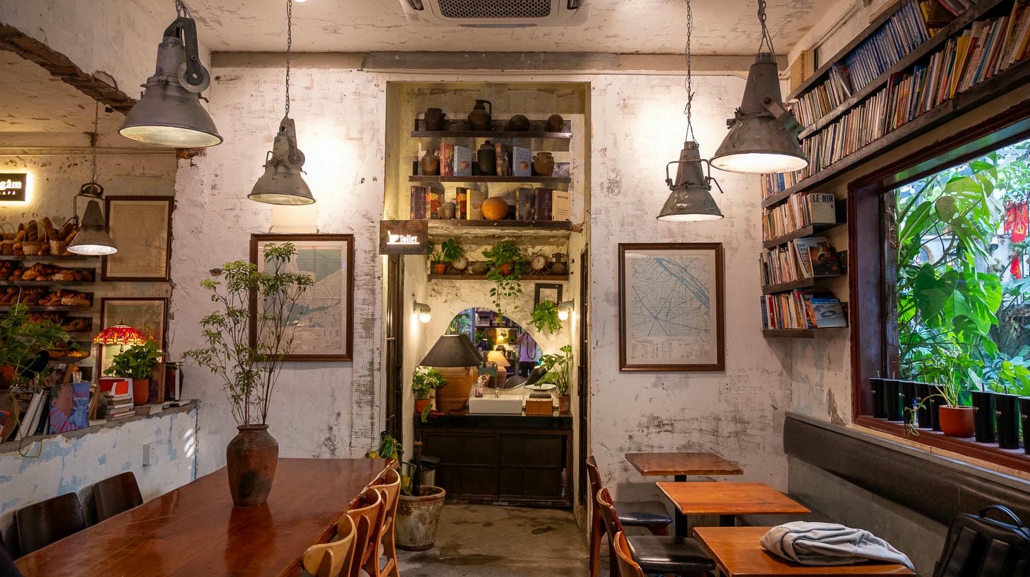 翻閱文青!ngâm CAFE走進藏在巷弄裡的溫柔日常,閱讀胡志明的慢生活風景 - 第9張圖