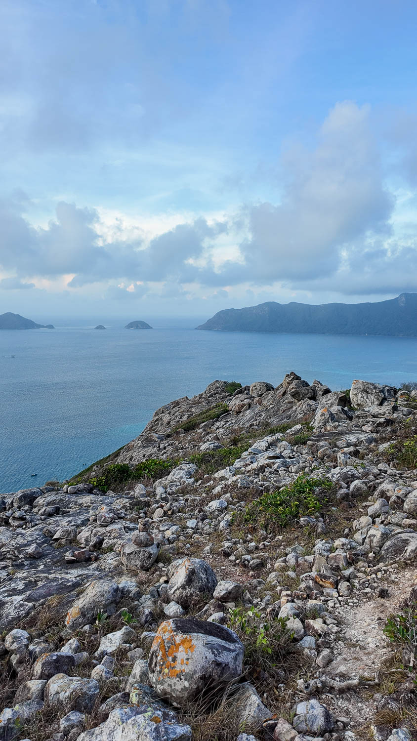 崑崙島象背山:比想像更驚豔的天然脊線,把無聊變有趣,Sống Lưng Con Voi海天一色放空好風光 - 第11張圖