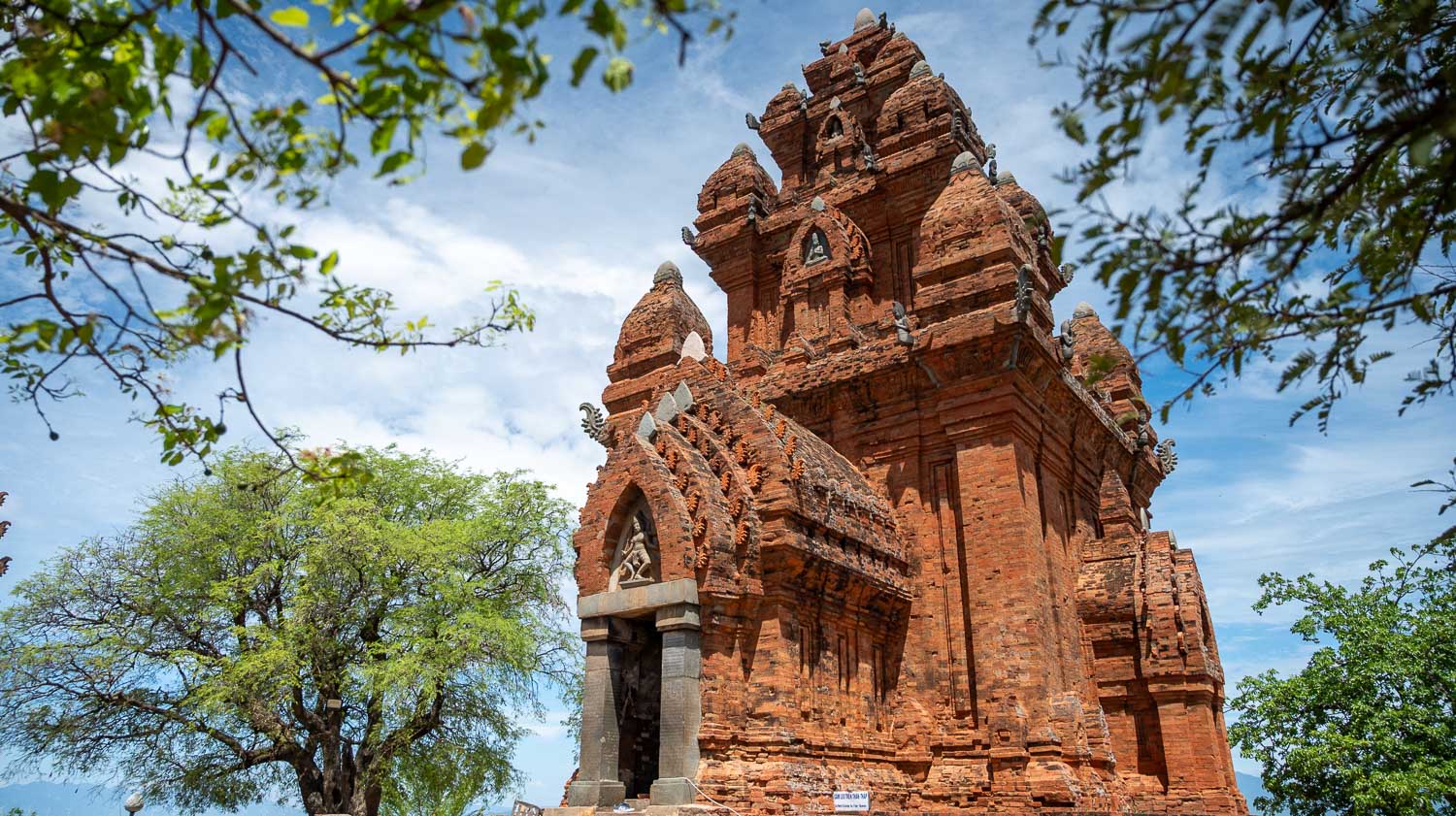 潘郎必遊占婆塔Tháp Chàm Phan Rang (Panduranga):靜佇千年的文化慢旅,有點曬、有點遠,值得一遊的文化洗禮 - 第20張圖