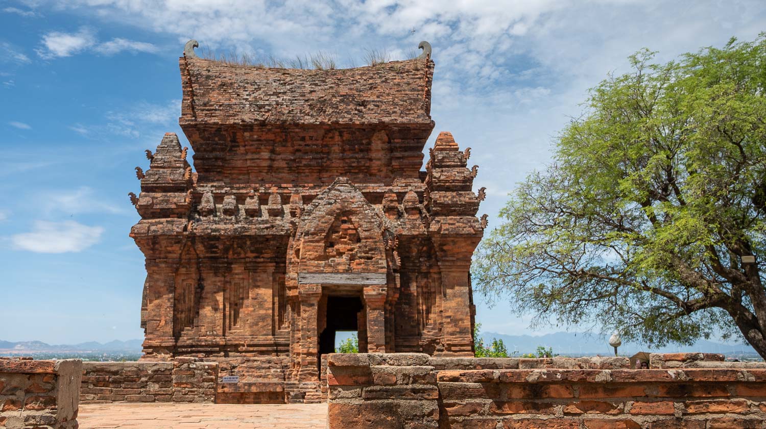 潘郎必遊占婆塔Tháp Chàm Phan Rang (Panduranga):靜佇千年的文化慢旅,有點曬、有點遠,值得一遊的文化洗禮 - 第10張圖
