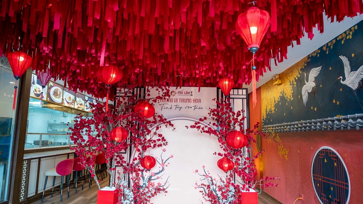 老台商趕快來Nhà hàng Phú Lâm!河內富臨餐廳古典風韻,老墰酸菜魚暖胃暖心且烤鴨香脆必點上菜 - 第4張圖