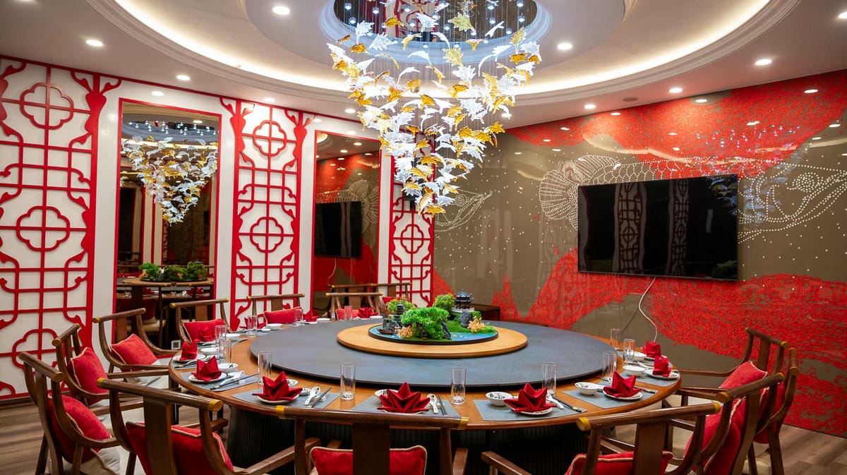 老台商趕快來Nhà hàng Phú Lâm!河內富臨餐廳古典風韻,老墰酸菜魚暖胃暖心且烤鴨香脆必點上菜 - 第7張圖