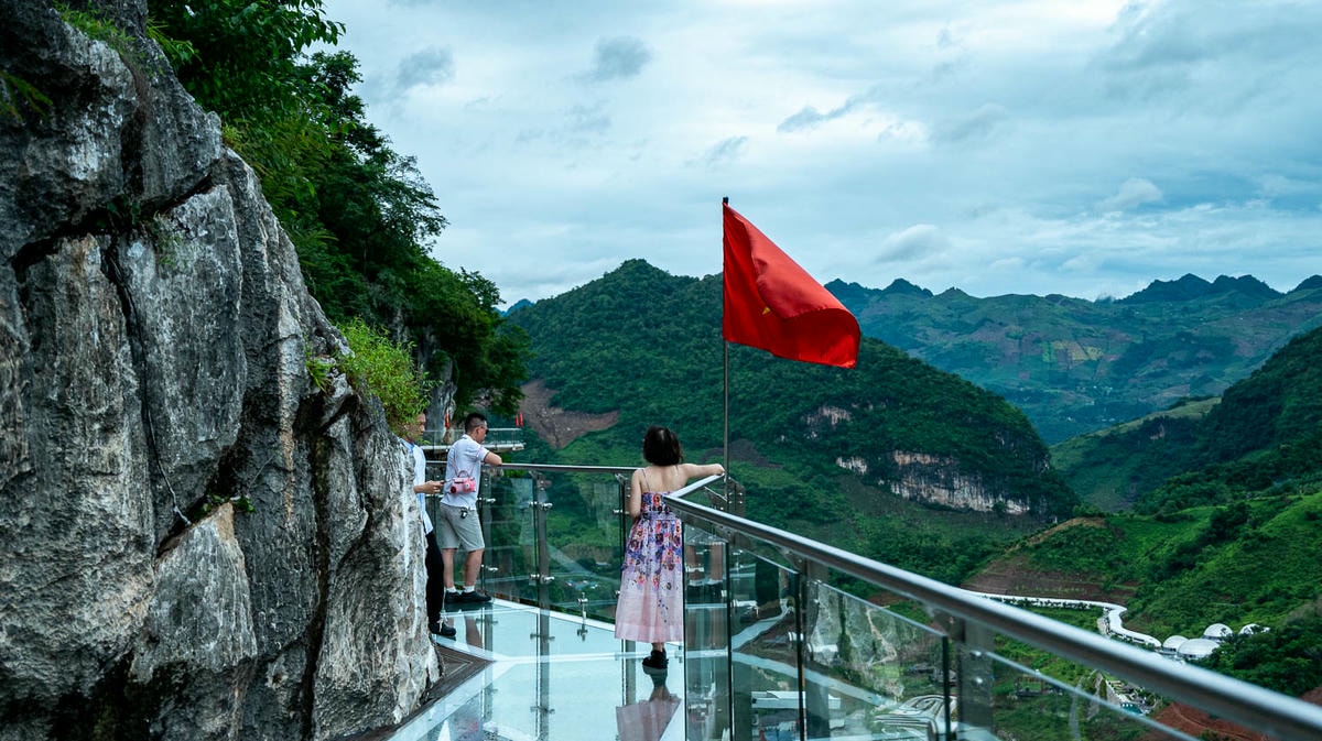 挑戰極限的天空步道!越南木州Bạch Long Glass Bridge世界最長的玻璃吊橋就在這裡! - 第10張圖