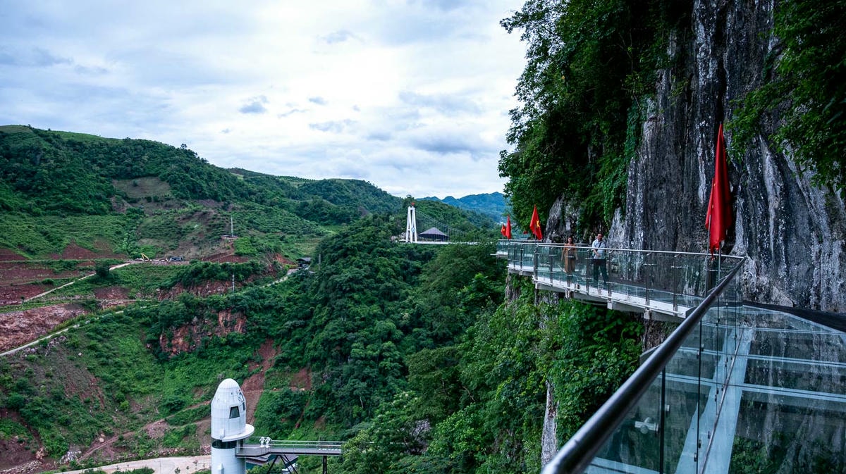 挑戰極限的天空步道!越南木州Bạch Long Glass Bridge世界最長的玻璃吊橋就在這裡! - 第19張圖