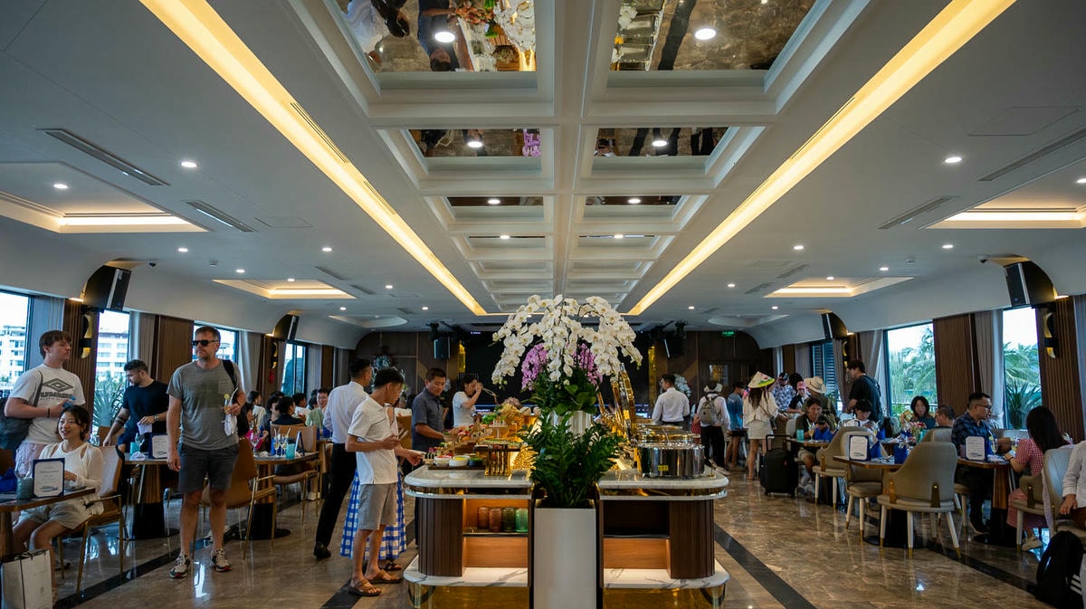 下龍灣度假超Chill|外型流線的Calista Cruise太懂旅人的心,經典航程中陽台就是最美的畫 - 第22張圖