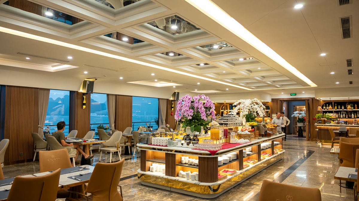 下龍灣度假超Chill|外型流線的Calista Cruise太懂旅人的心,經典航程中陽台就是最美的畫 - 第33張圖