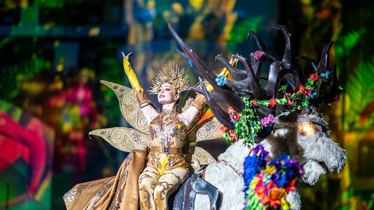 夜晚不打烊!芽莊VinWonders夜場獨家玩法揭密,從Tata Show、百藝秀、夜市集及浮誇酒吧夜店全收錄! - 第9張圖