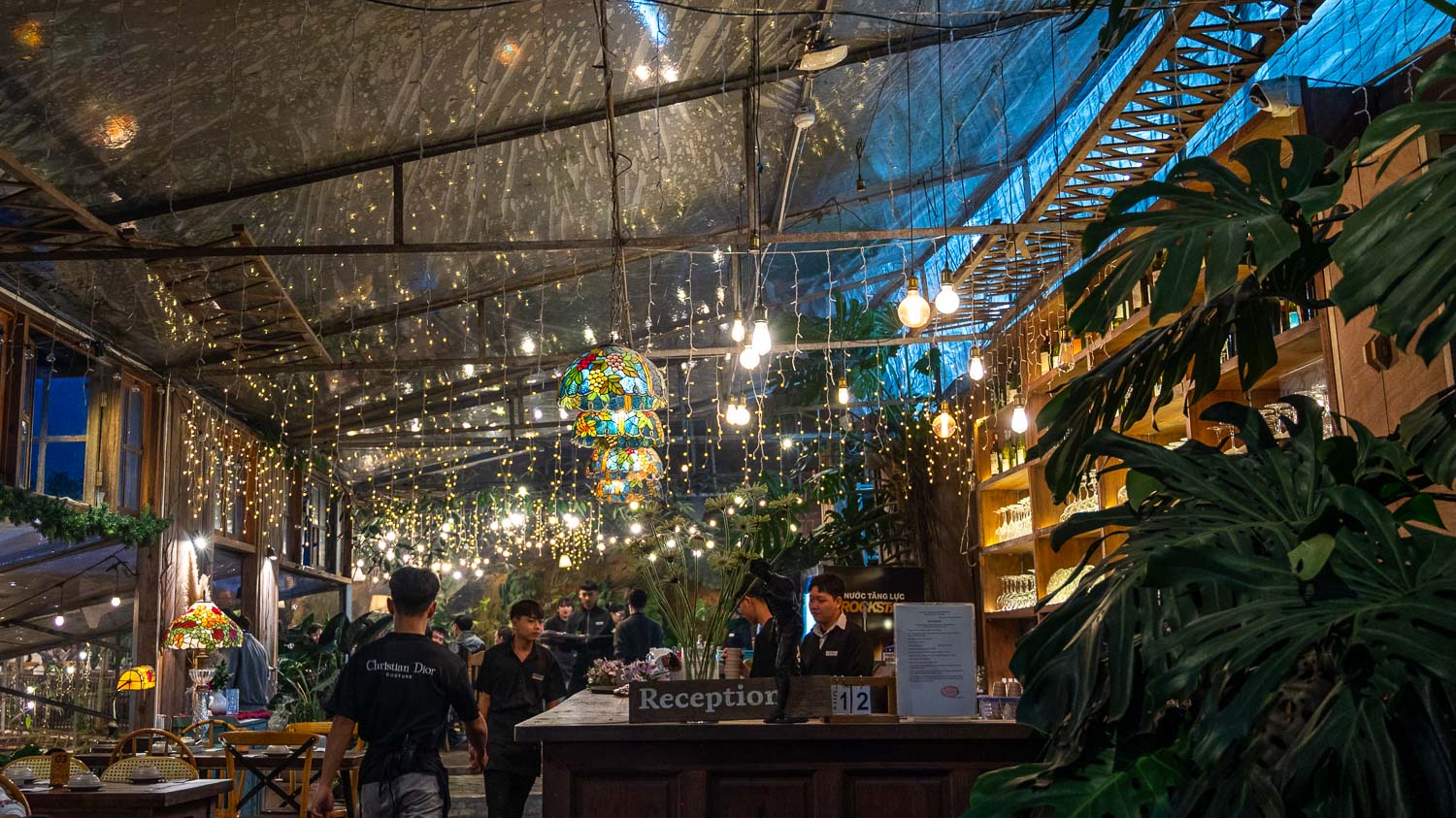 大叻的夜色與煙霧繚繞的美味:探訪超高人氣的Túi Mơ To Garden Restaurant與Tiệm Cà Phê Túi Mơ To - 第9張圖