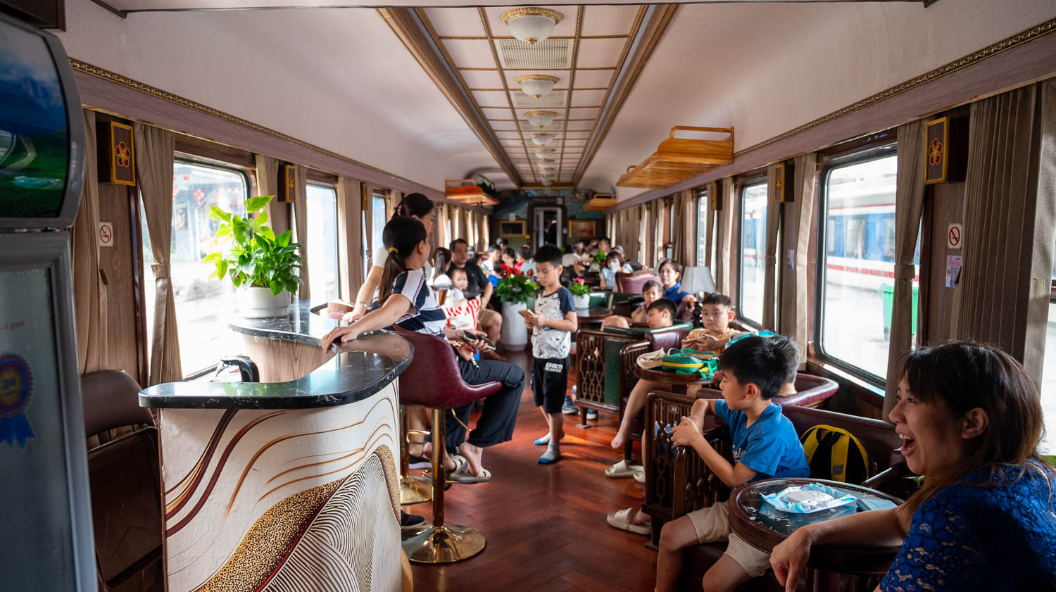 河內—海防紅鳳凰花號列車全攻略|時刻表、票價與奢華體驗,重現穿越時光的迷人韻味 - 第7張圖