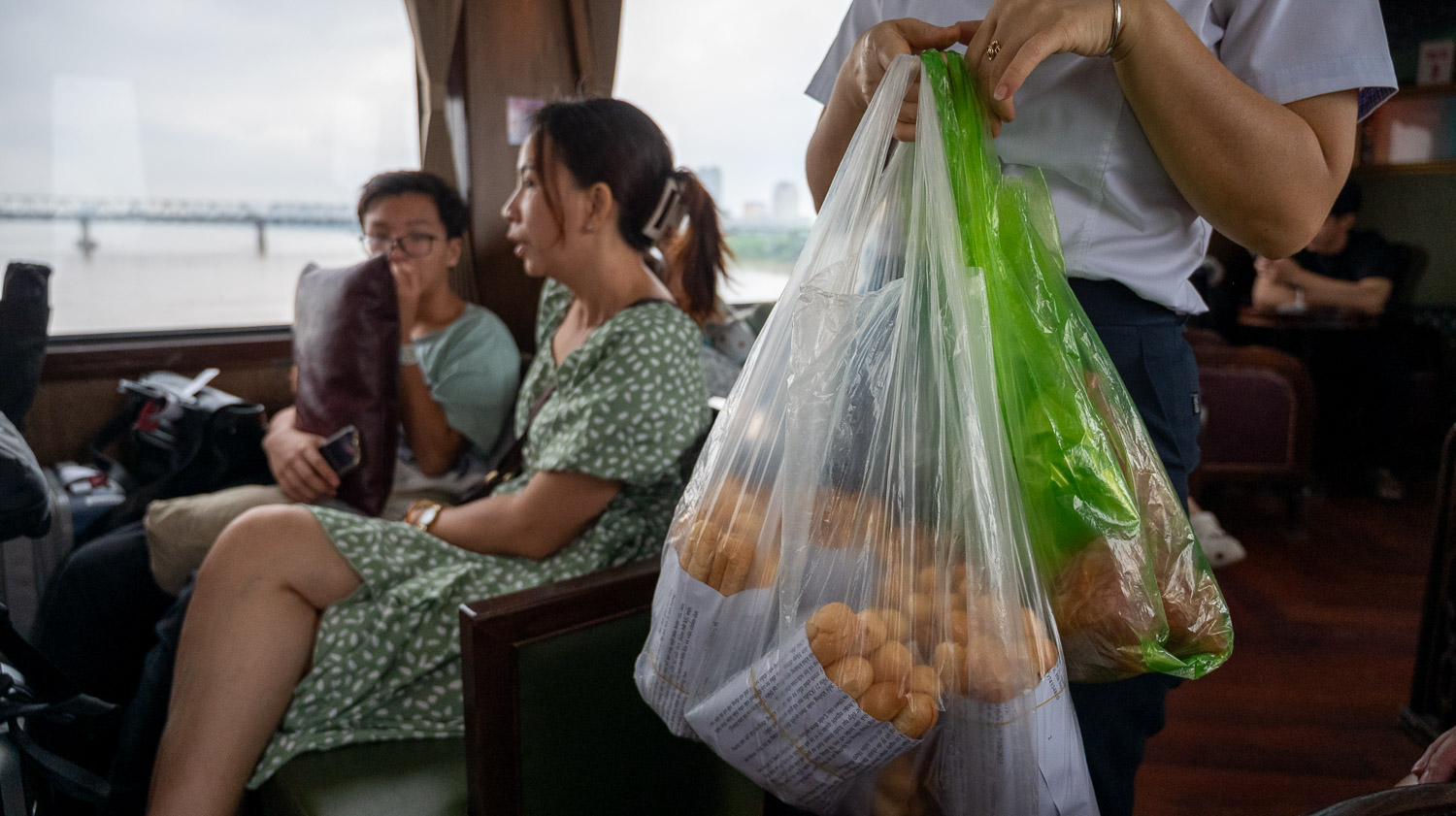 河內—海防紅鳳凰花號列車全攻略|時刻表、票價與奢華體驗,重現穿越時光的迷人韻味 - 第10張圖