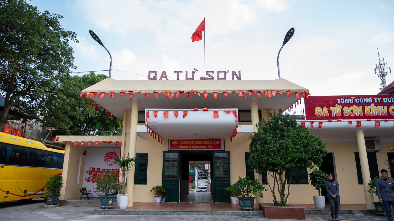 河內全新雙層觀光列車 The Hanoi Train時刻表、票價,五大城門主題車廂,看表演、吃點心揭開老河內的記憶 - 第7張圖 河內全新雙層觀光列車 The Hanoi Train時刻表、票價,五大城門主題車廂,看表演、吃點心揭開老河內的記憶