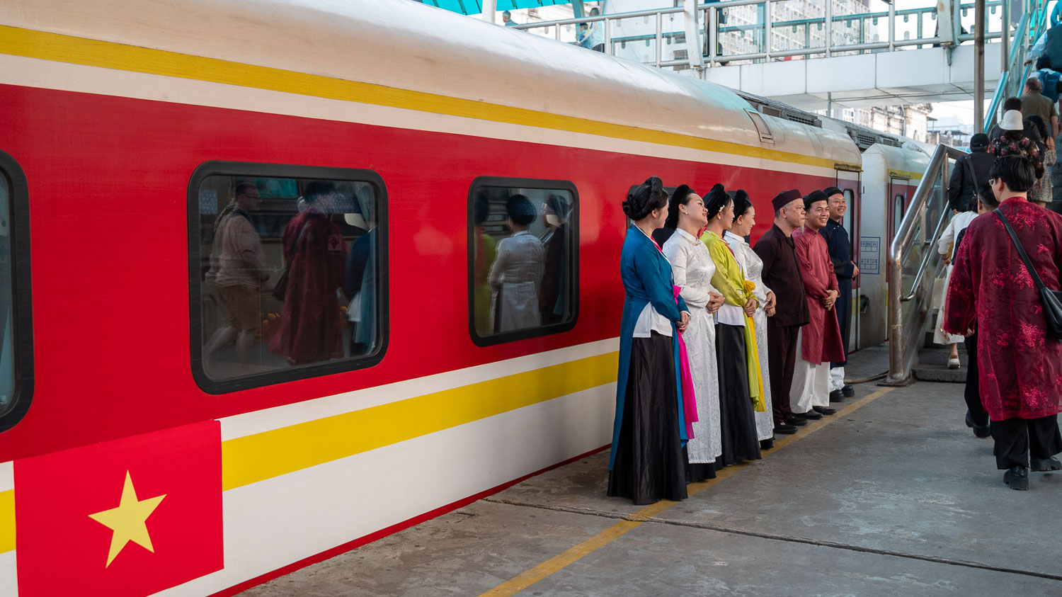河內全新雙層觀光列車 The Hanoi Train時刻表、票價,五大城門主題車廂,看表演、吃點心揭開老河內的記憶 - 第16張圖 河內全新雙層觀光列車 The Hanoi Train時刻表、票價,五大城門主題車廂,看表演、吃點心揭開老河內的記憶