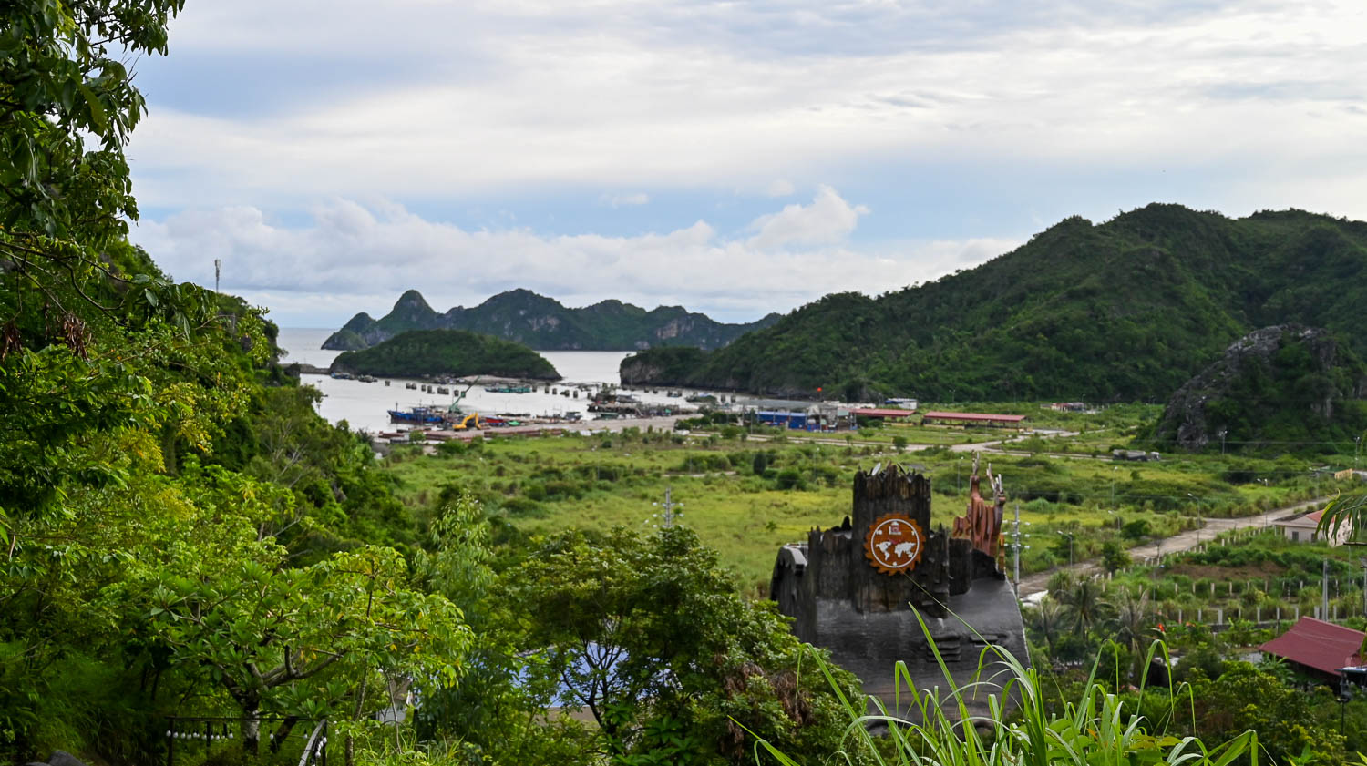 卡巴島的藝術靈魂 102 House Cát Bà!不只夢幻木幹建築 × 森林保育寓言,還有神秘的洞穴餐廳 - 第5張圖