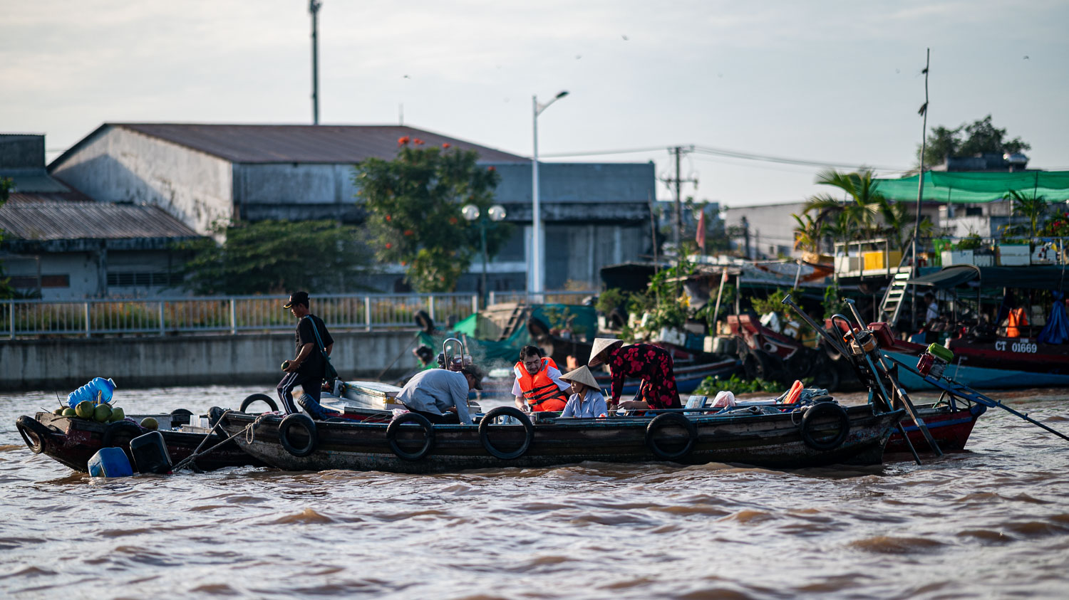 清晨限定的越南奇景 Cai Rang Floating Market!丐冷水上市場感受最真實的越南生活畫面 - 第16張圖