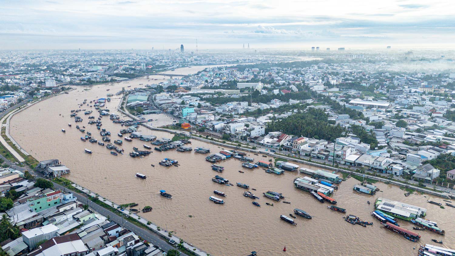 清晨限定的越南奇景 Cai Rang Floating Market!丐冷水上市場感受最真實的越南生活畫面 - 第3張圖