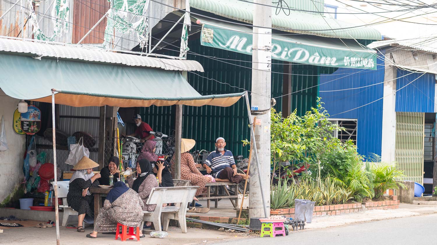 朱篤搭船遊彩色棚屋村與占族聚落|漂浮在湄公河上的生活與信仰故事 - 第10張圖