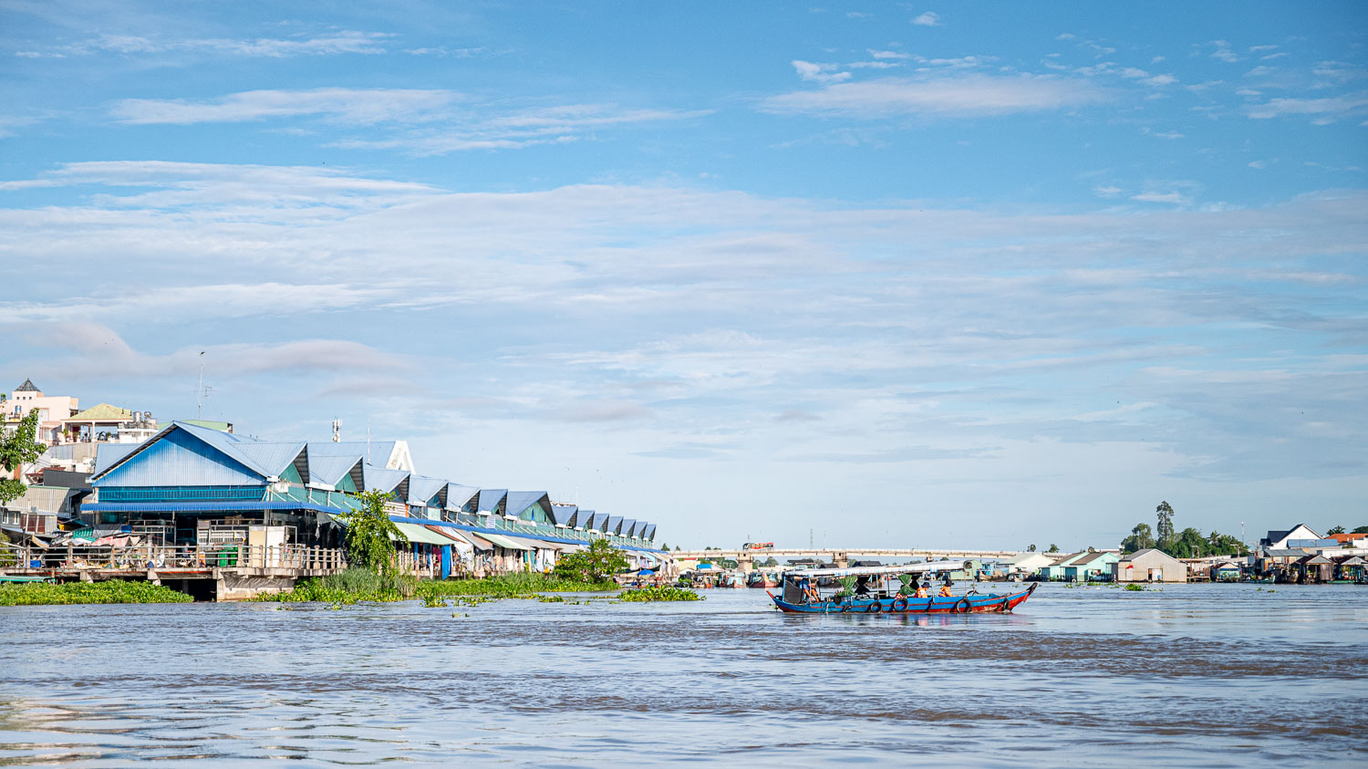 朱篤搭船遊彩色棚屋村與占族聚落|漂浮在湄公河上的生活與信仰故事 - 第4張圖