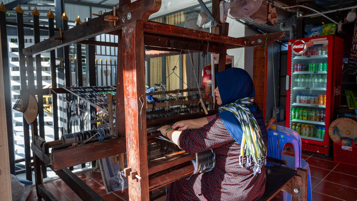 朱篤搭船遊彩色棚屋村與占族聚落|漂浮在湄公河上的生活與信仰故事 - 第13張圖