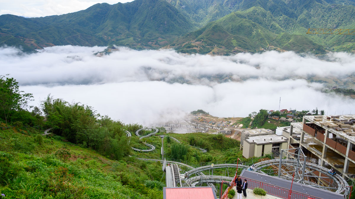 玩了嗎?絕對過癮極速 Alpine Coaster Sapa!沙壩滑軌過山車衝進雲海看到梯田的夢幻景觀 - 第4張圖 玩了嗎?絕對過癮極速 Alpine Coaster Sapa!沙壩滑軌過山車衝進雲海看到梯田的夢幻景觀